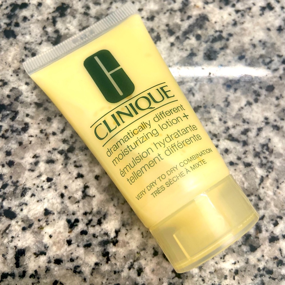 Clinique Dramatically Different Moisturizing Lotion+™ — Brand New 1 FL